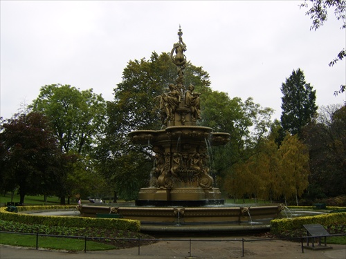 edinburgh fontana pod hradom