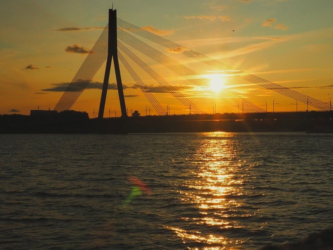 Západ slnka pri rieke Daugava, Lotyšsko
