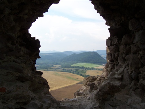 Z okna Šášovského hradu VI.