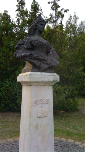 Busta "Sissi" v Alžbetinom parku v Ostrihome