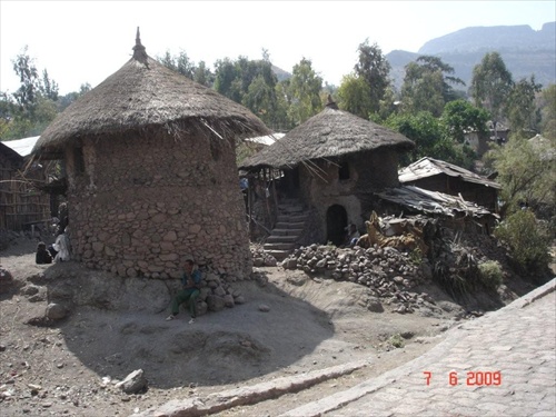 Etiopia , naše lepšie murovane domy