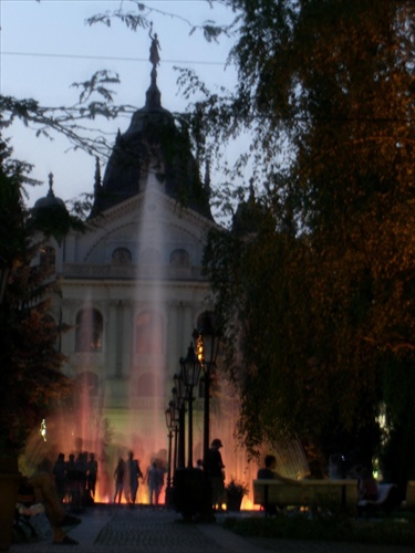 Nočná fontána v Košiciach