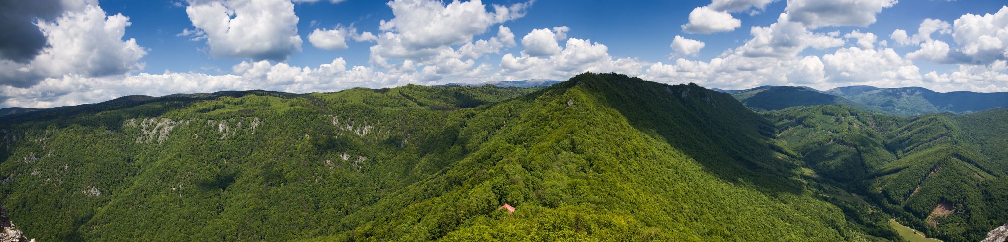 letná panoráma z Muránskeho hradu