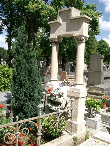 Cintorín na Montparnasse, hrob Guy de Maupassanta