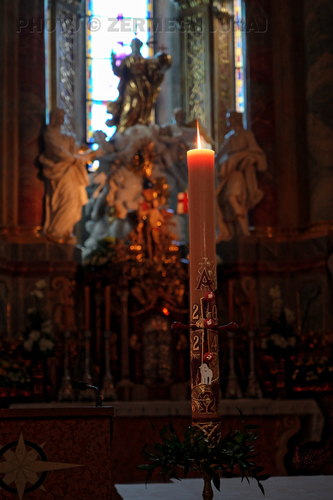 Veľkonočná svieca v Bazilike sv. Emeráma - Nitra