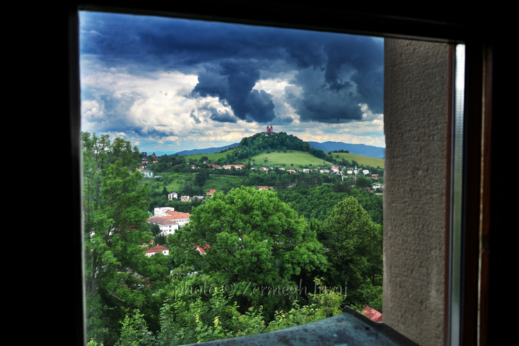 Banská Štiavnica - výhľad z okna nového hradu na Kalváriu