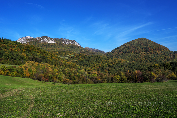 Vršatské bradlá a Chotúč.