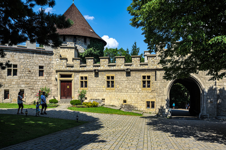 Smolenický zámok II.