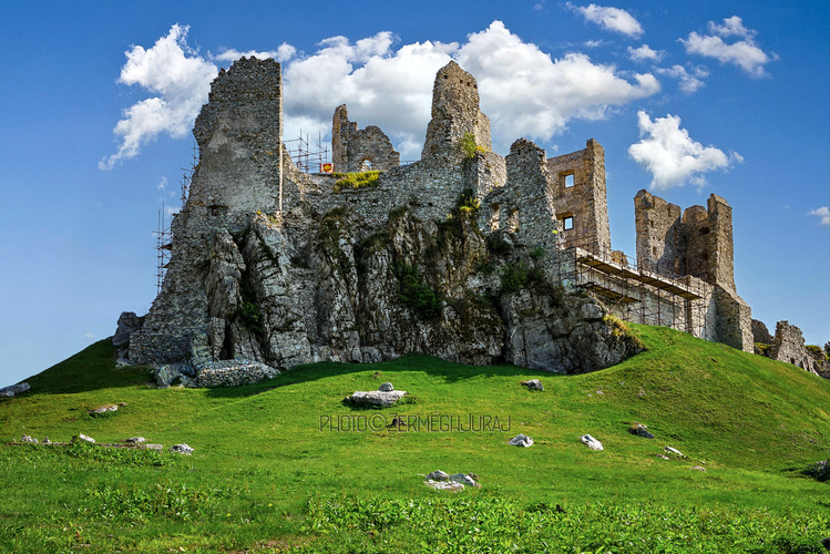 Hrušov - z "prvej" strany :-)