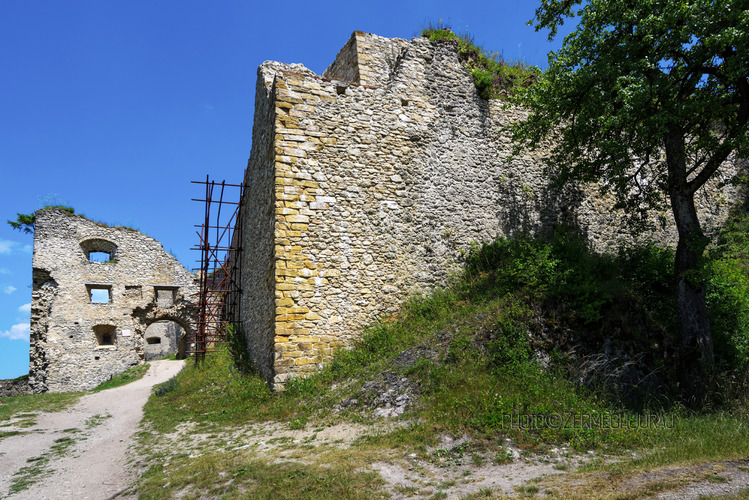 Lietavské detaily IV.