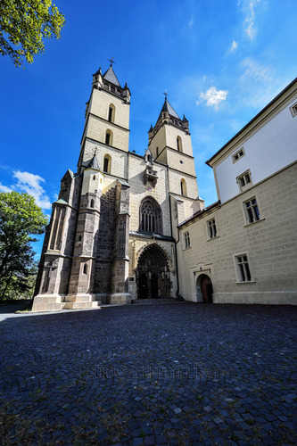 DNES: Bazilika minor sv. Benedikta,  opáta v Hronskom Beňadiku.
