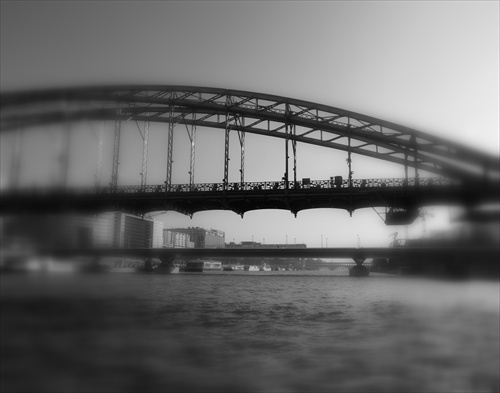 o mostoch na Seine...