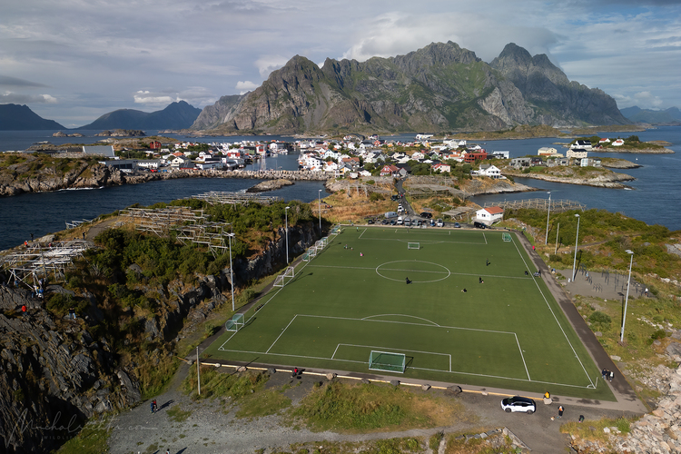Henningsvær