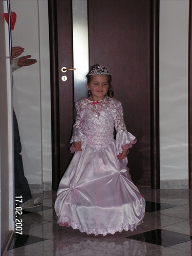 princezná pred odchodom na karneval