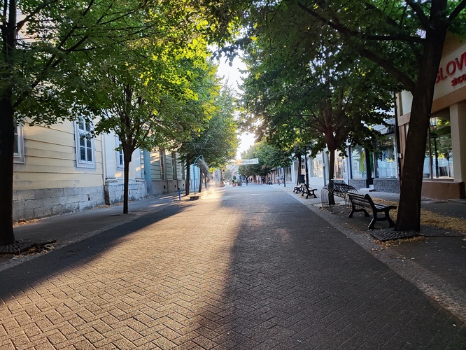 Letná z Palatínovej ulice v Komárne