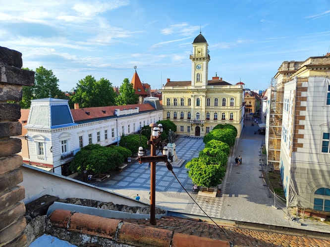 Radnica a Zichyho palác