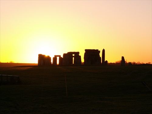 Stonehenge, východ slnka