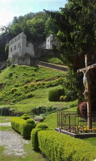 Skalka-kláštor