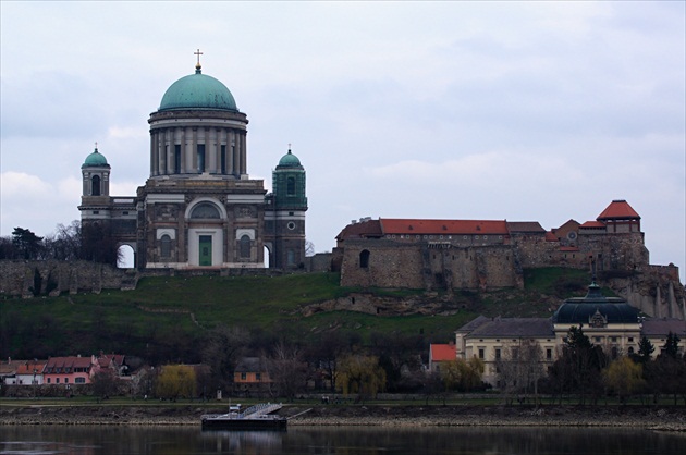 Bazilika v Ostrihome