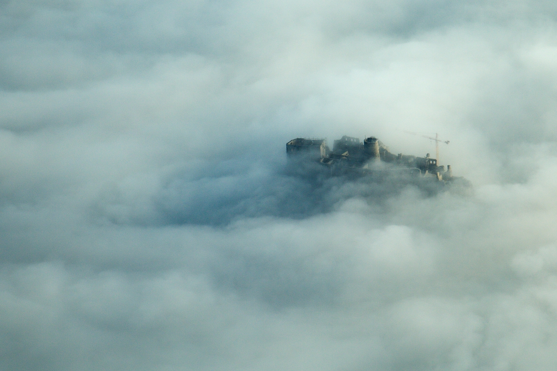 Spišský hrad v hmle