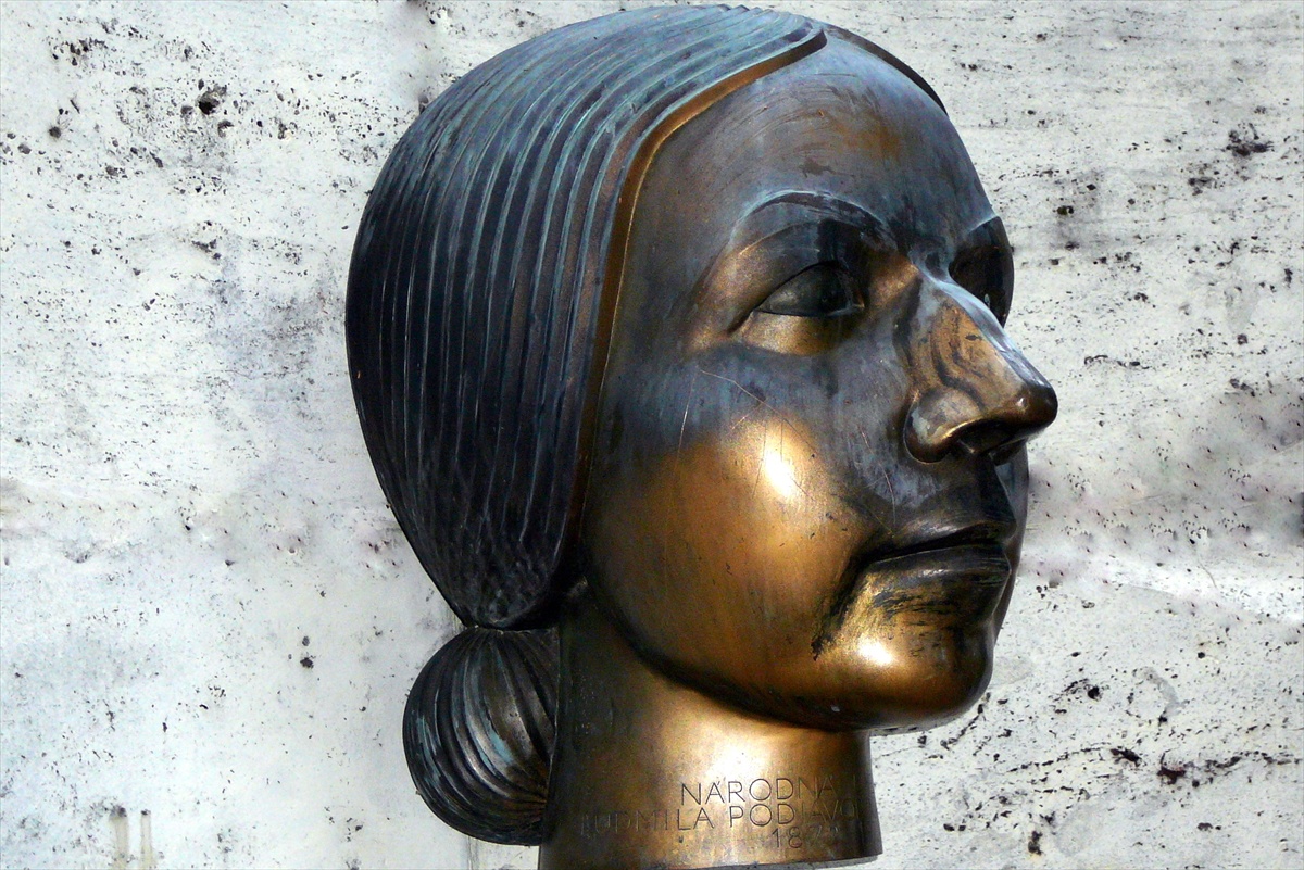 Ľudmila Podjavorinská - busta