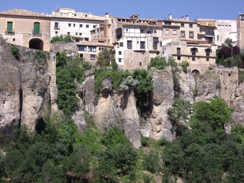 Mestecko v skalach Cuenca