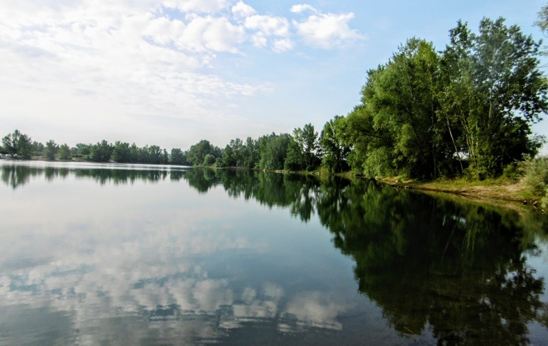 leto odrazy na jazere Štrkovka