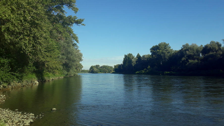 rieka Váh 2
