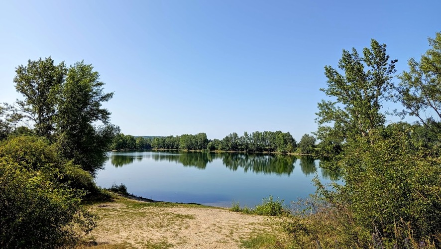 na brehu
