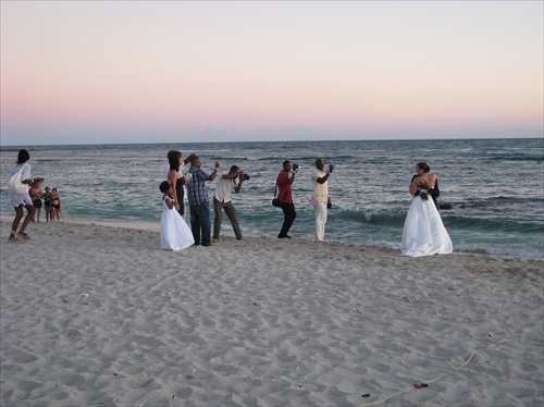 Svadobné foto na pláži