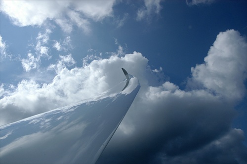 Krídlom v oblakoch