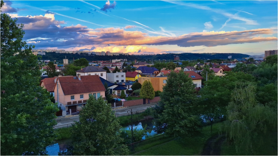 Podvečer nad mestom.
