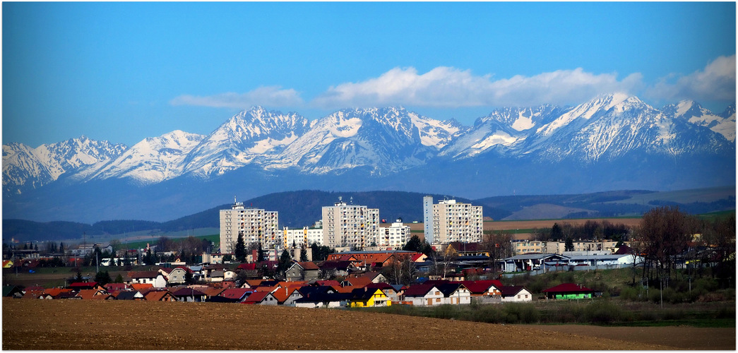 a pohľad na Tatry vtedy v apríli ...