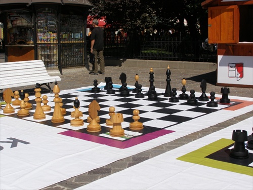 šach pred Urbanovou vežou