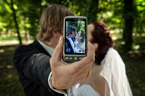 Wedding mobile photo