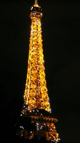 Tour Eiffel o 22:59