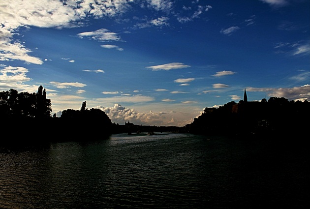 Obloha nad Vltavou