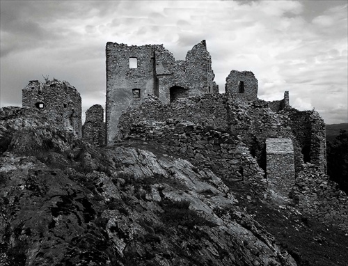 hrad Hrušov - Skýcov