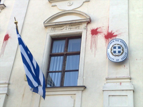 Grécka Ambasáda v Blave ... odrazené guľky