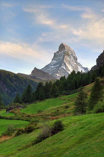 jeden z najkrajších vrcholov Álp - Matterhorn (4 478 m n. m.)