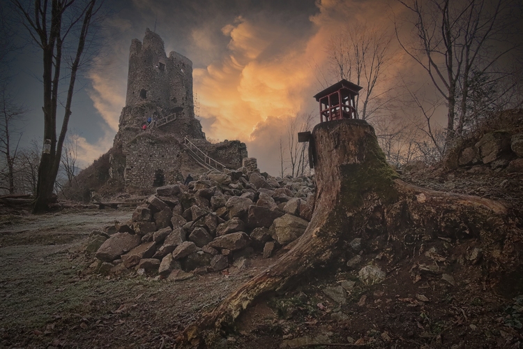 Starý hrad pri Strečne.