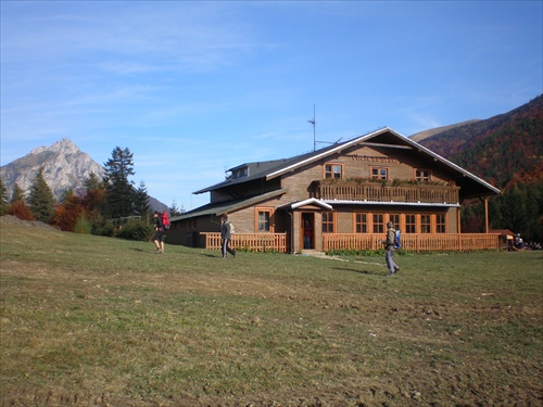Chata na Grúni v októbri