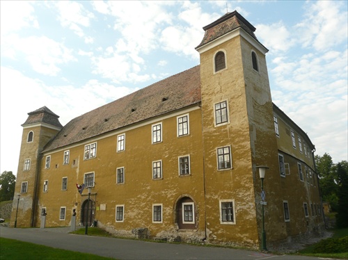 Óvári vár (Starý hrad)