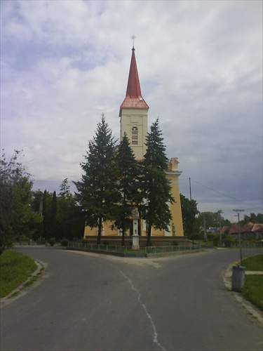 Dolný kostol v Komjaticiach