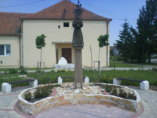 Drevená socha sv. Alžbety