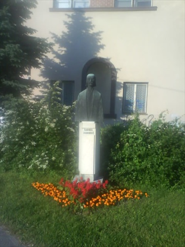 Busta Dušana Jurkoviča