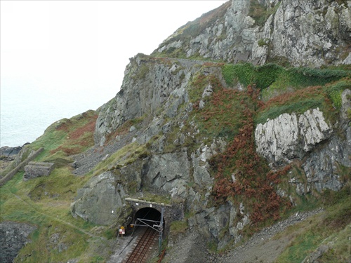 Vlakový tunel