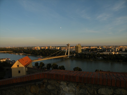 podvečerná panoráma Petržalky