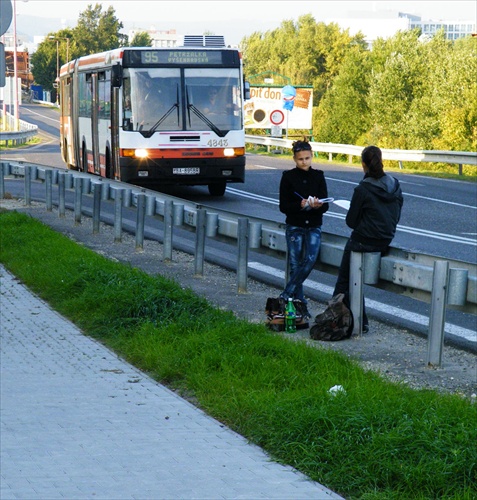 čiaročka, 1 x BUS - autá došli