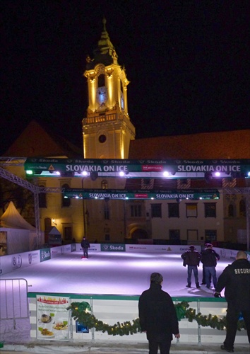 korčulovanie na Hlavnom námestí v Blave